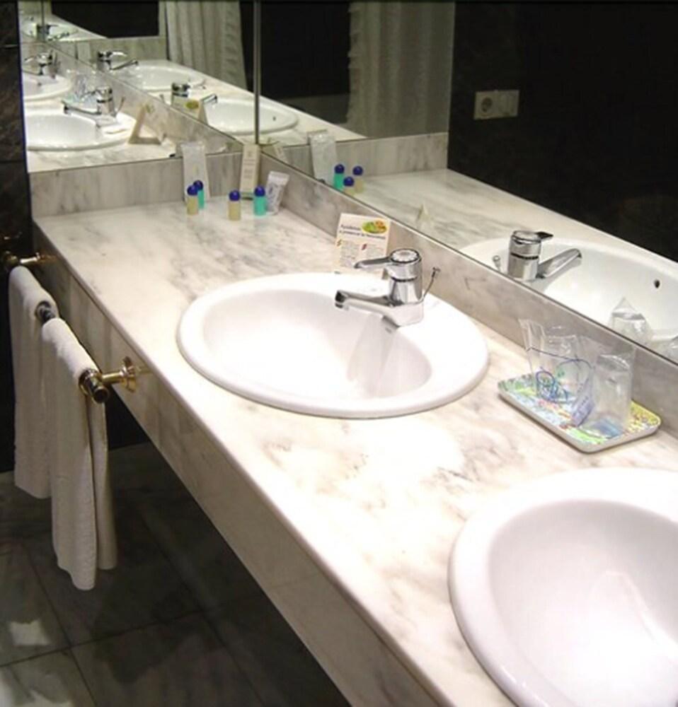 Rvhotels Spa Vila De Caldes - Adults Only Калдес де Монтбуи Екстериор снимка